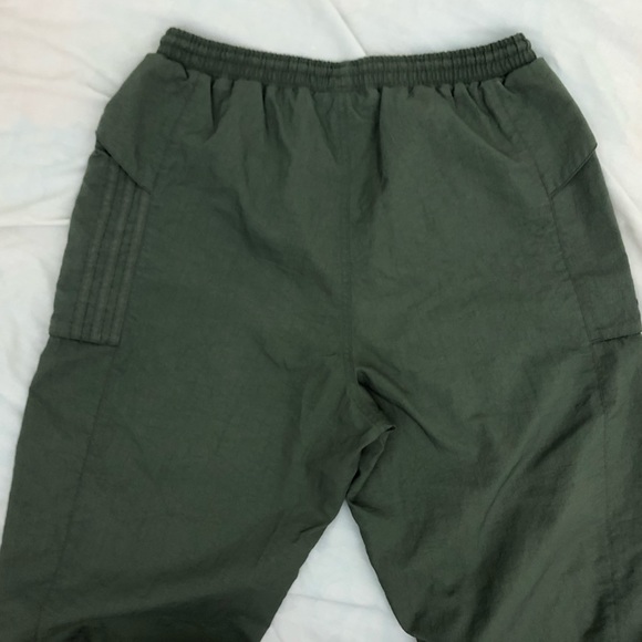 Navy green adidas track pants. Size mens M but dit more like an L. - Picture 3 of 8